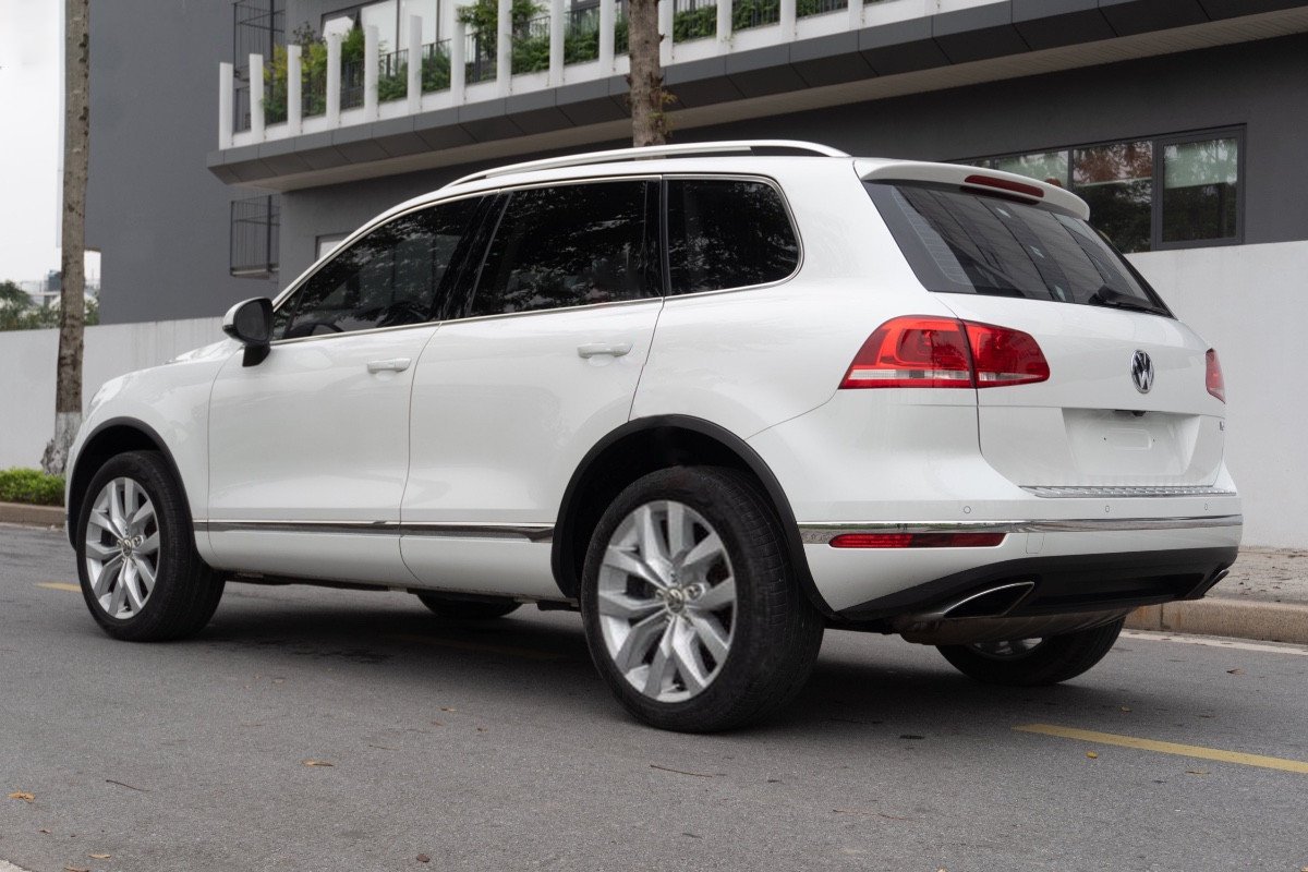 Volkswagen Touareg 2016 - Màu trắng, nhập khẩu