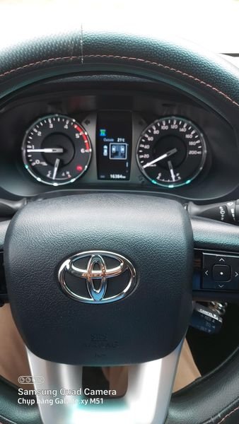 Toyota Hilux 2020 - Cần bán lại xe Toyota Hilux 2.4E AT sản xuất năm 2020, màu bạc, nhập khẩu