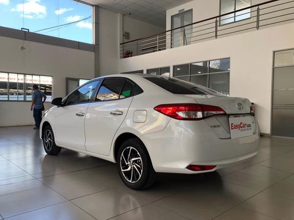 Toyota Vios 2021 - Màu trắng, số tự động