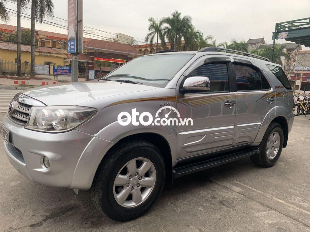 Toyota Fortuner 2009 - Màu bạc, giá 365tr