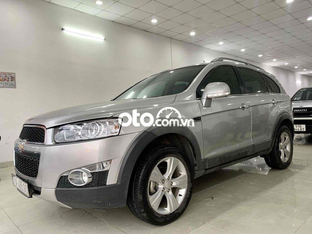 Chevrolet Captiva 2013 - Xe màu bạc, số sàn, giá ưu đãi