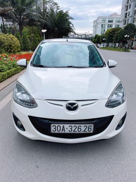 Mazda 2 2014 - Màu trắng, xe nhập