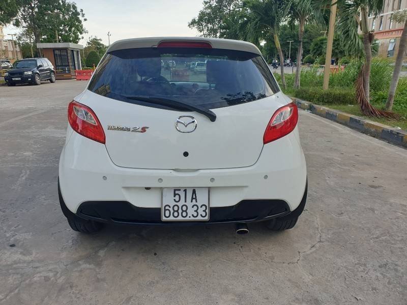 Mazda 2 2013 - Màu trắng, xe nhập