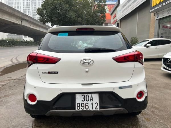 Hyundai i20 2015 - Màu trắng, giá cực tốt