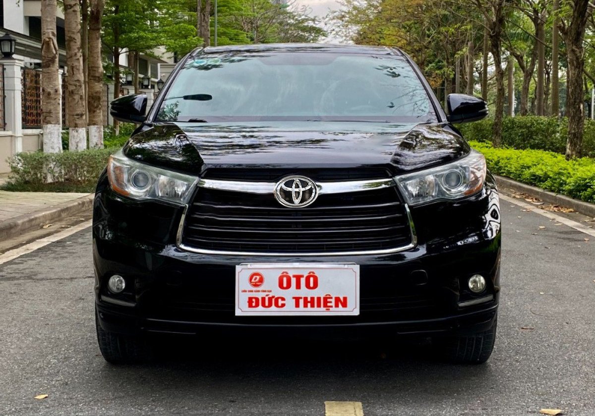 Toyota Highlander 2015 - Màu đen, nhập khẩu