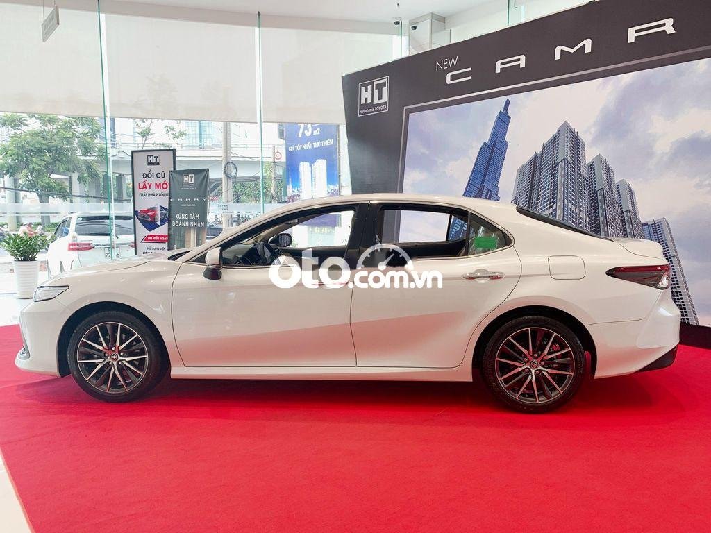 Toyota Camry 2022 - Xe hoàn toàn mới