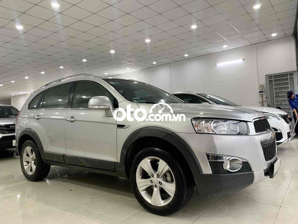 Chevrolet Captiva 2013 - Xe màu bạc, số sàn, giá ưu đãi