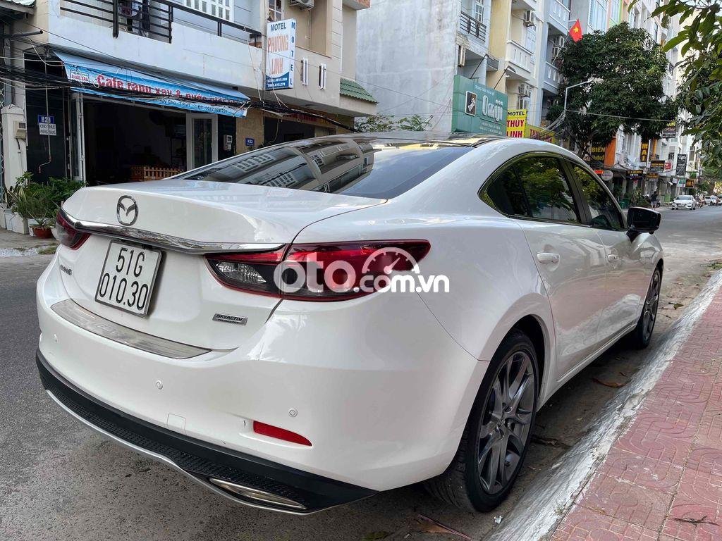 Mazda 6 2017 - Màu trắng, giá chỉ 655 triệu