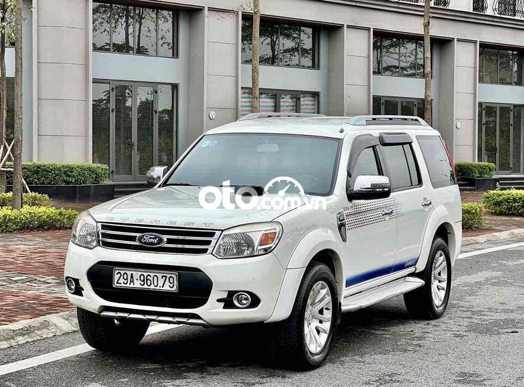 Ford Everest 2013 - Màu trắng