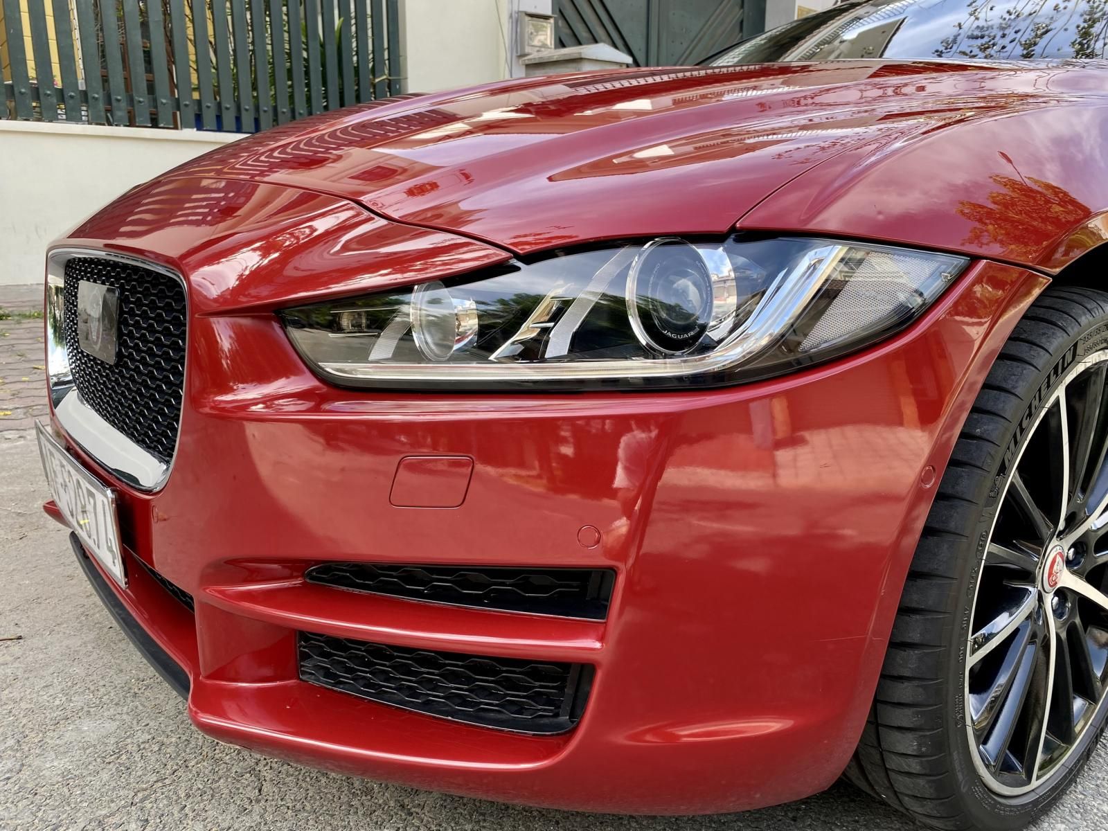 Jaguar XE 2015 - Đăng ký 2016 được trang bị full option, nội thất cao cấp nguyên bản