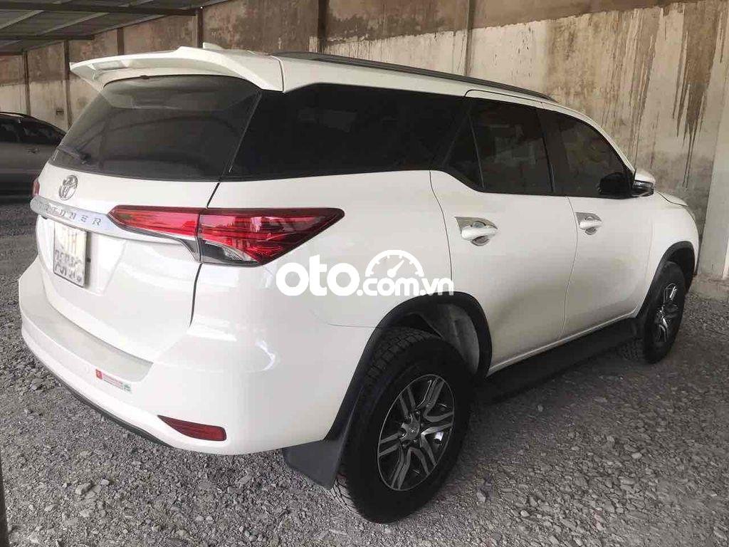 Toyota Fortuner 2020 - Màu trắng giá cạnh tranh