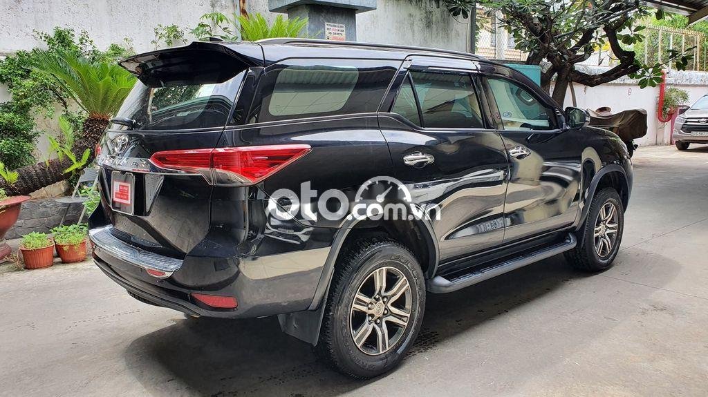 Toyota Fortuner 2018 - Màu đen, nhập khẩu nguyên chiếc