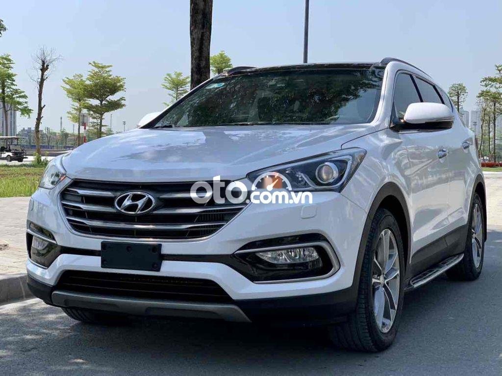 Hyundai Santa Fe 2018 - Màu trắng, giá 975tr