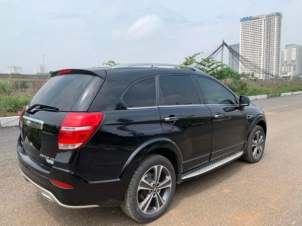 Chevrolet Captiva 2018 - Màu đen, nhập khẩu, giá 610tr