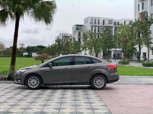 Ford Focus 2016 - Màu nâu, giá 525tr