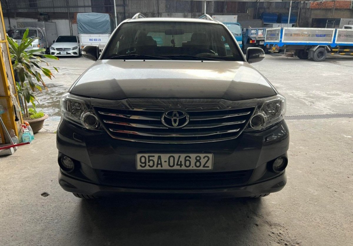 Toyota Fortuner 2014 - Màu xám chính chủ, giá 550tr