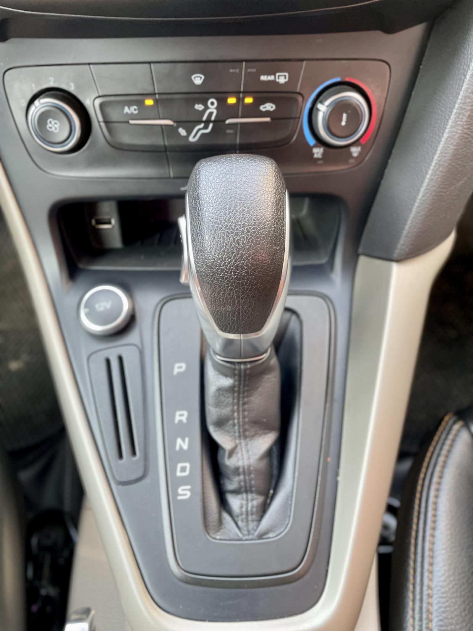 Ford Focus 2019 - Xe đăng ký lần đầu 2019, mới 95%, giá chỉ 475tr