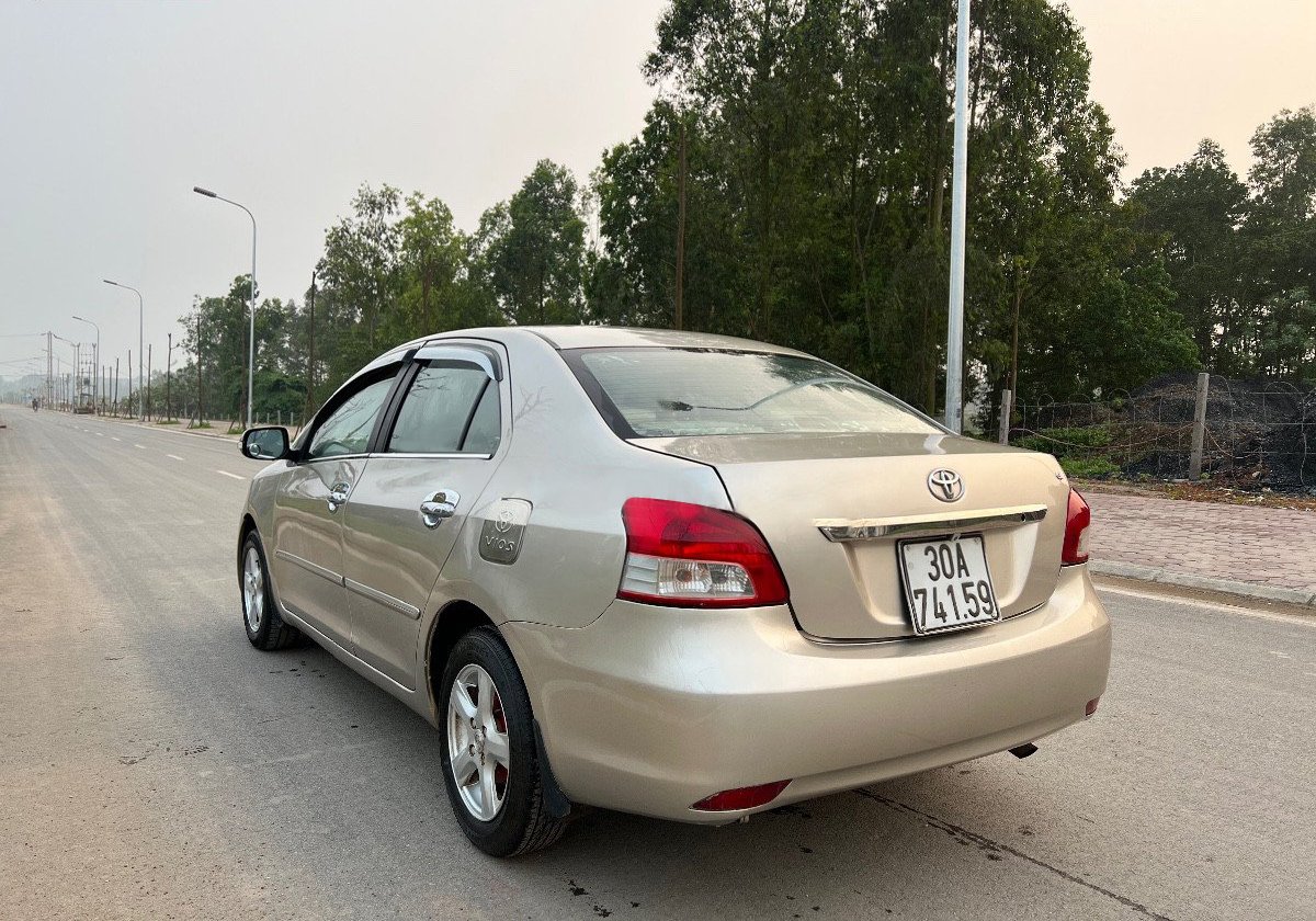 Toyota Vios 2009 - Màu vàng số sàn