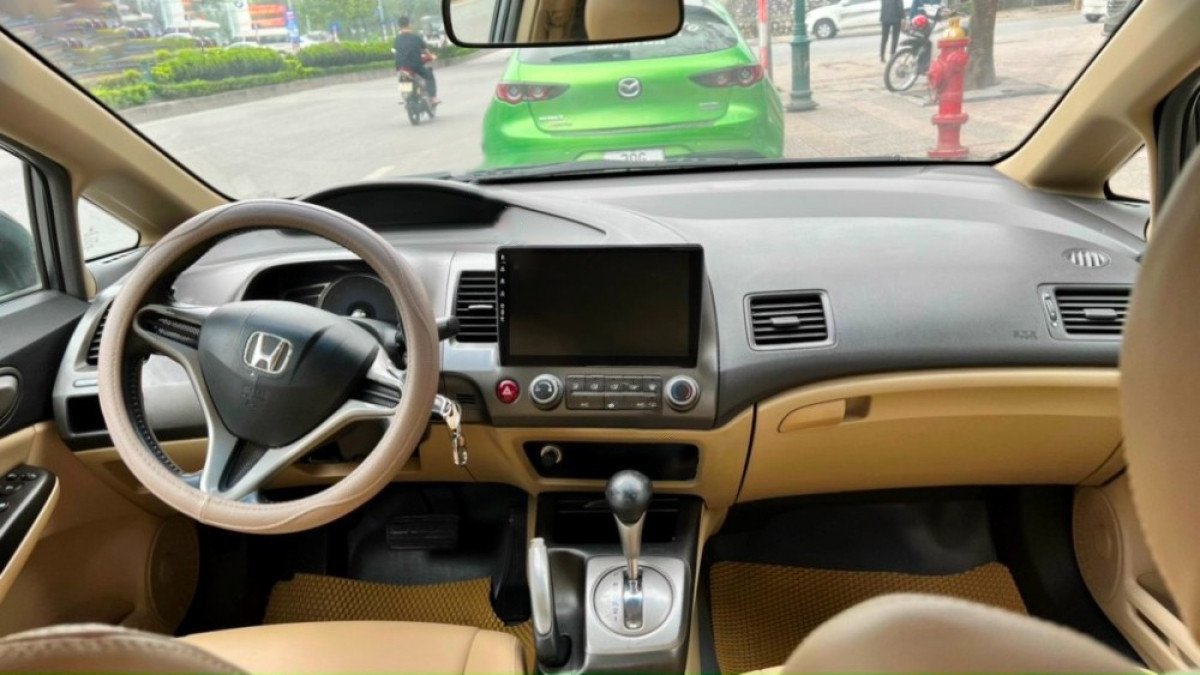 Honda Civic 2010 - Màu xám, nhập khẩu nguyên chiếc