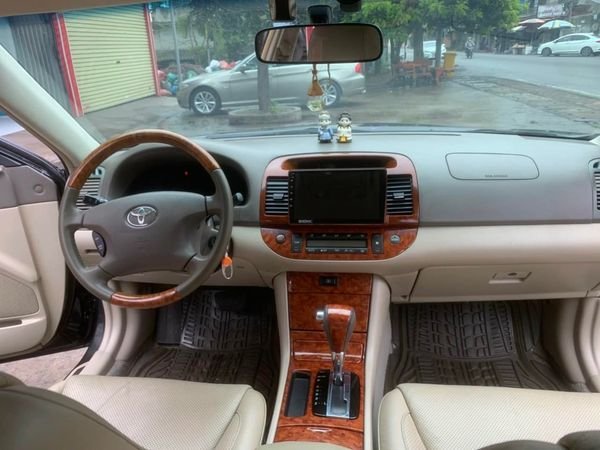 Toyota Camry 2005 - Màu đen, giá 275tr