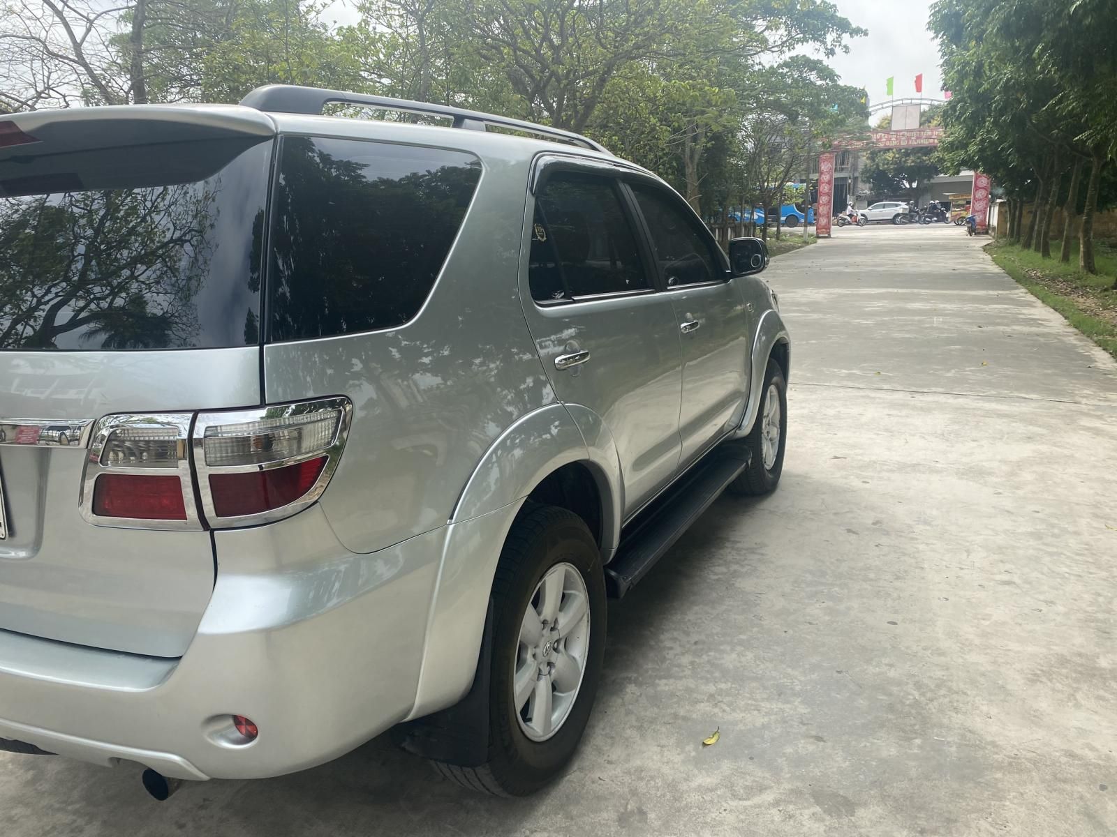 Toyota Fortuner 2009 - Xe đẹp long lanh, xem xe các bác ưng ngay