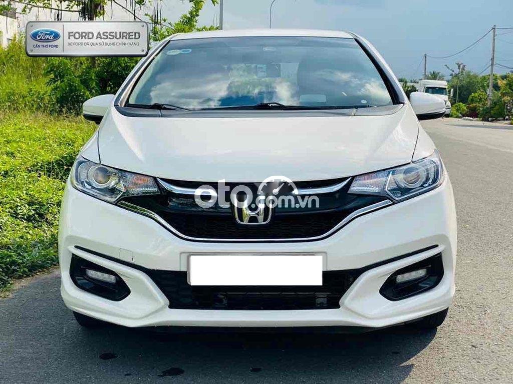 Honda Jazz 2018 - Màu trắng, nhập khẩu nguyên chiếc giá ưu đãi