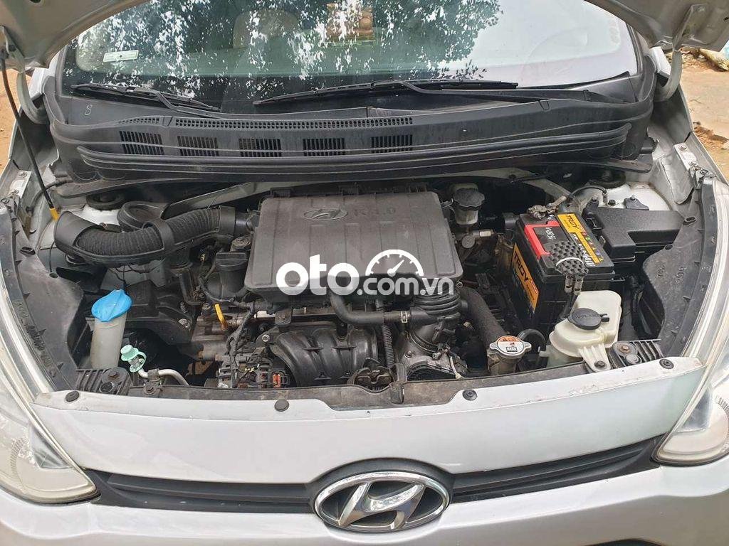 Hyundai Grand i10 2014 - Màu bạc, xe nhập số sàn