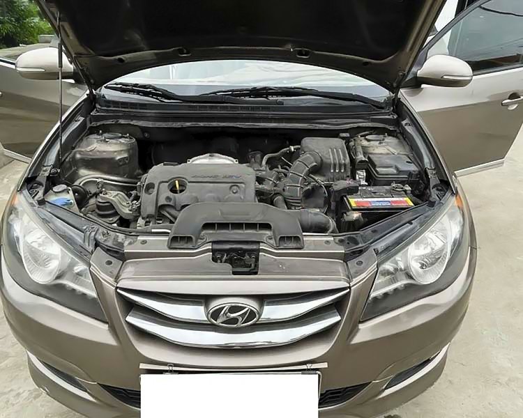 Hyundai Avante 2013 - Màu xám, xe đẹp