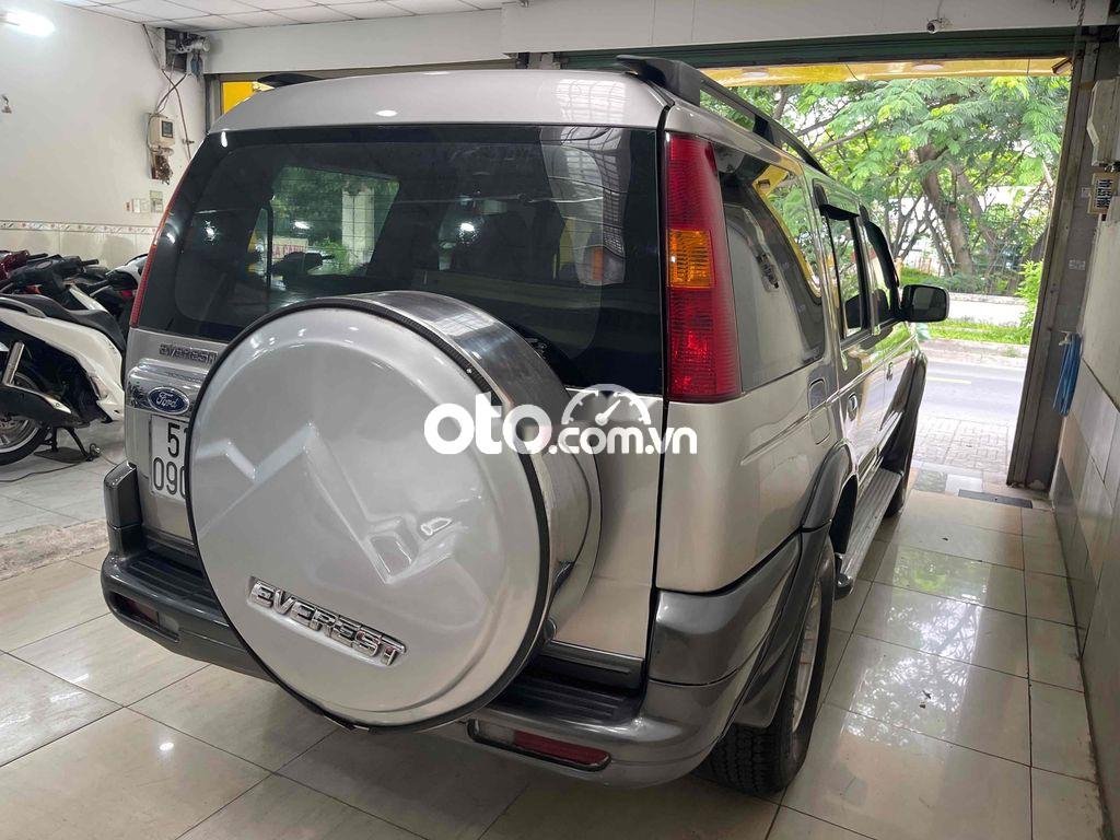 Ford Everest 2006 - Màu xám