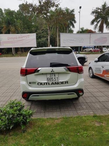 Mitsubishi Outlander 2020 - Màu trắng số tự động