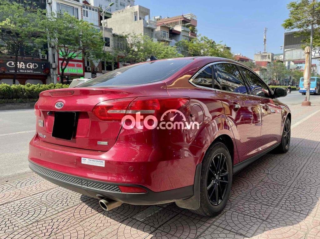 Ford Focus 2019 - Màu đỏ, giá 475tr
