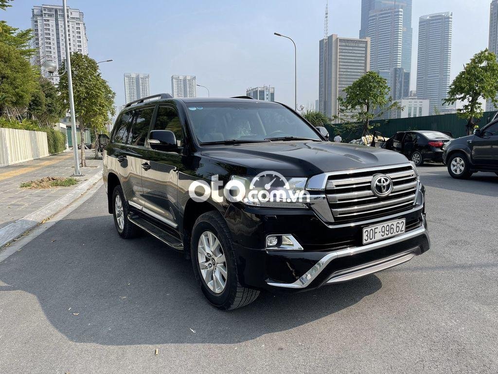 Toyota Land Cruiser 2015 - Màu đen