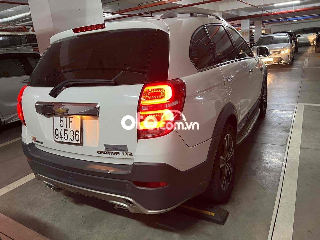 Chevrolet Captiva 2016 - Màu trắng giá ưu đãi