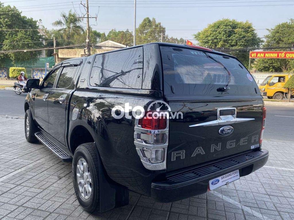 Ford Ranger 2019 - Bán ô tô Ford Ranger XLS 2.2 sản xuất 2019, màu đen, nhập khẩu số sàn
