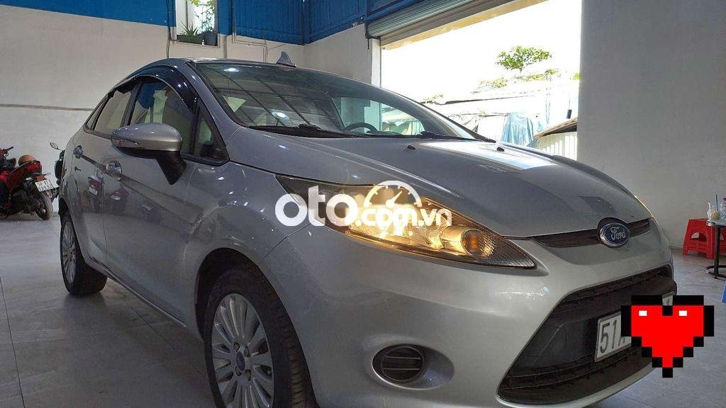 Ford Fiesta 2011 - Màu bạc