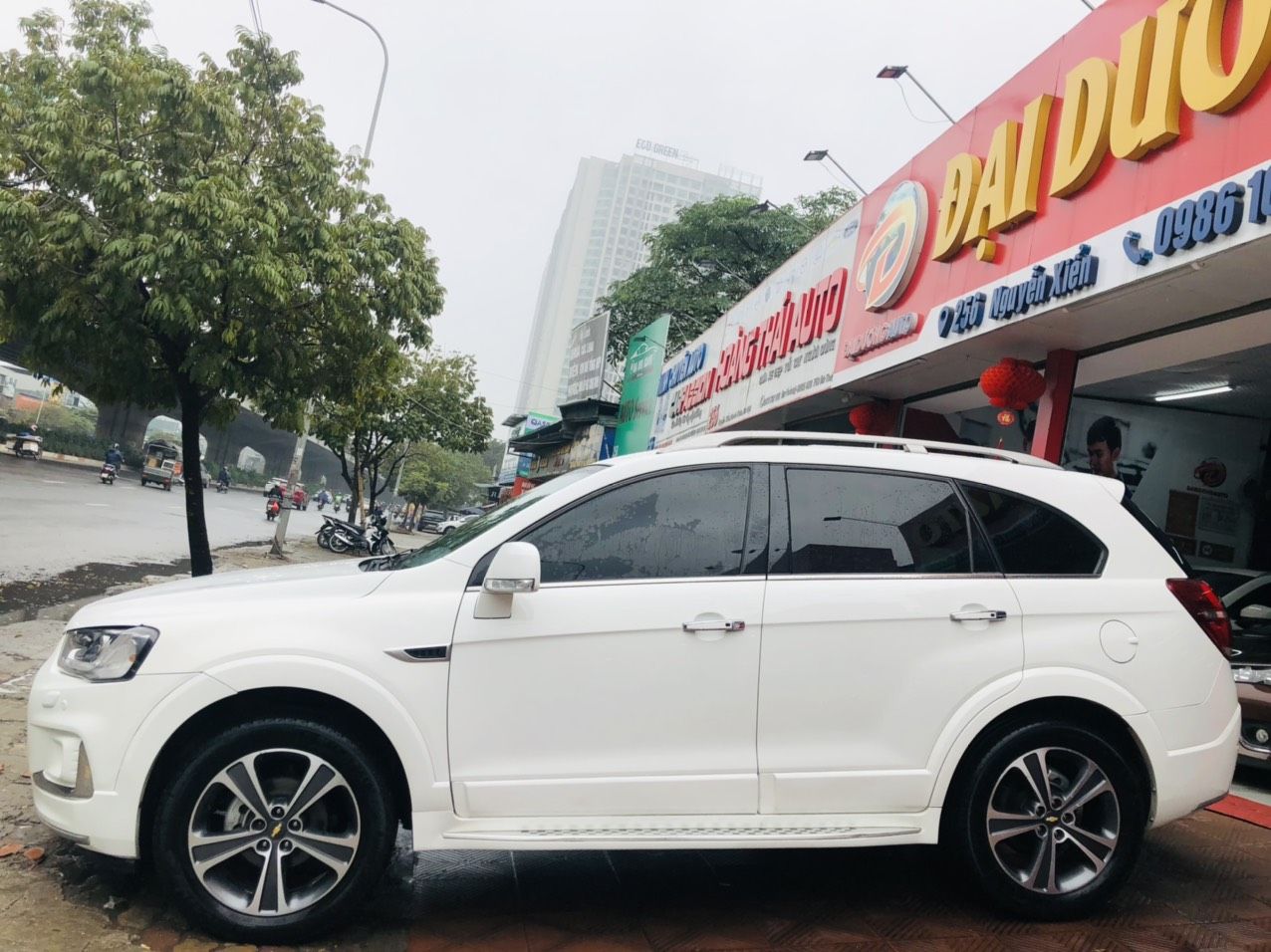 Chevrolet Captiva 2017 - Màu trắng, giá hữu nghị