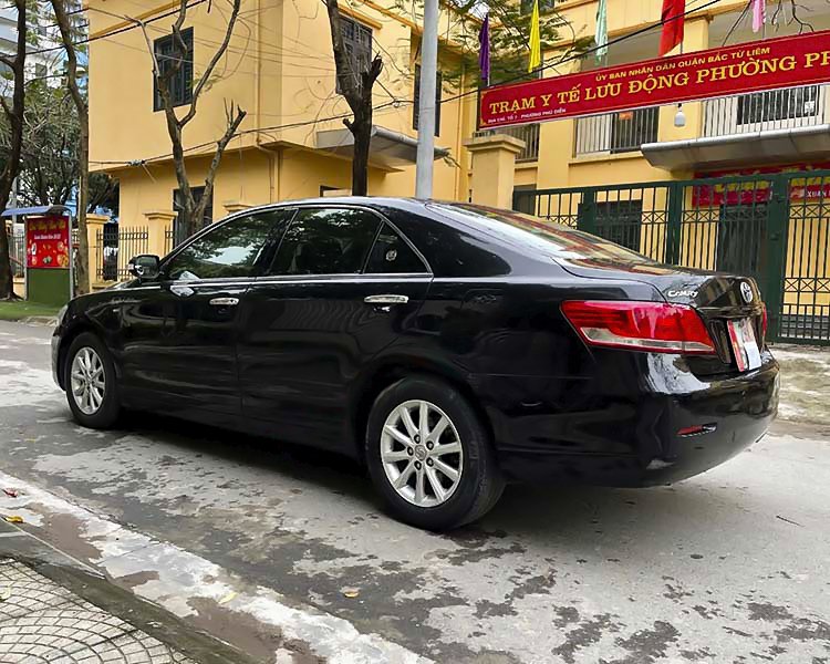 Toyota Camry 2010 - Màu đen, 468tr