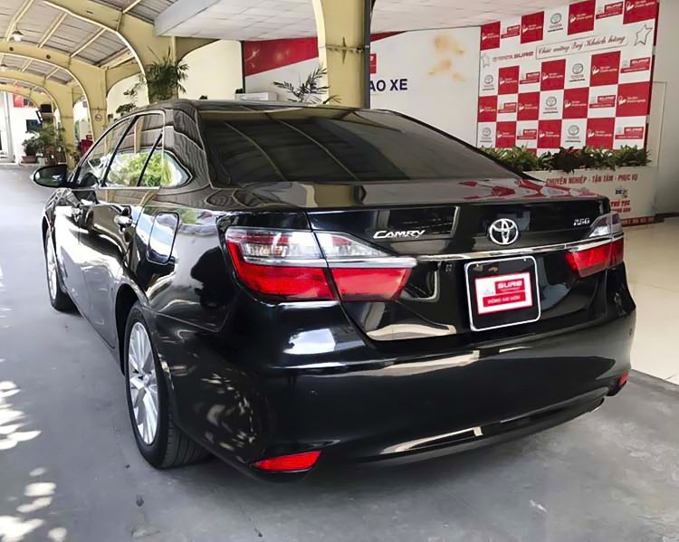 Toyota Camry 2017 - Màu đen, giá chỉ 850 triệu