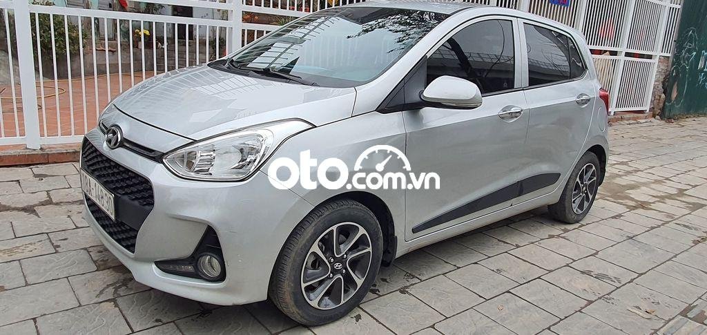 Hyundai Grand i10 2019 - Màu bạc giá cạnh tranh