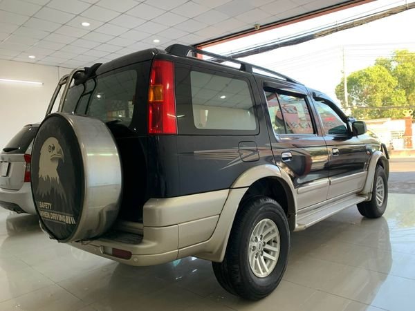 Ford Everest 2005 - Màu đen