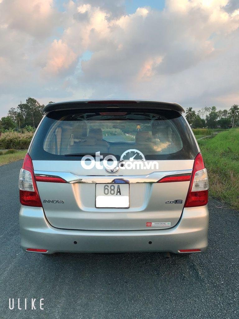 Toyota Innova 2015 - Màu bạc, giá 369tr