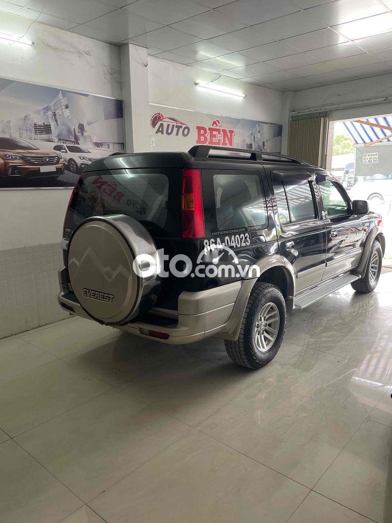 Ford Everest 2005 - Màu đen xe gia đình