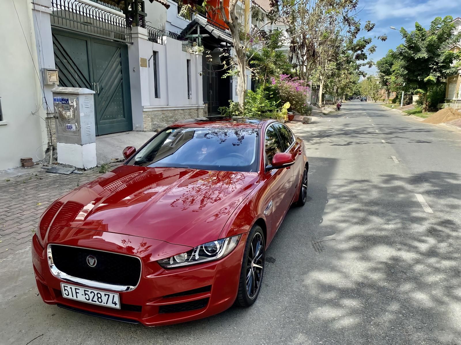 Jaguar XE 2015 - Đăng ký 2016 được trang bị full option, nội thất cao cấp nguyên bản