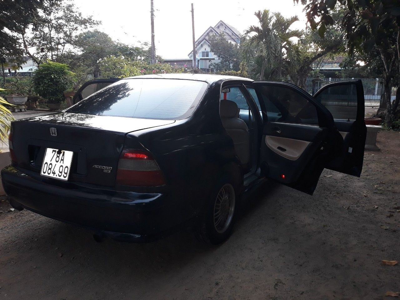 Honda Accord 1994 - Màu đen MT 2.0