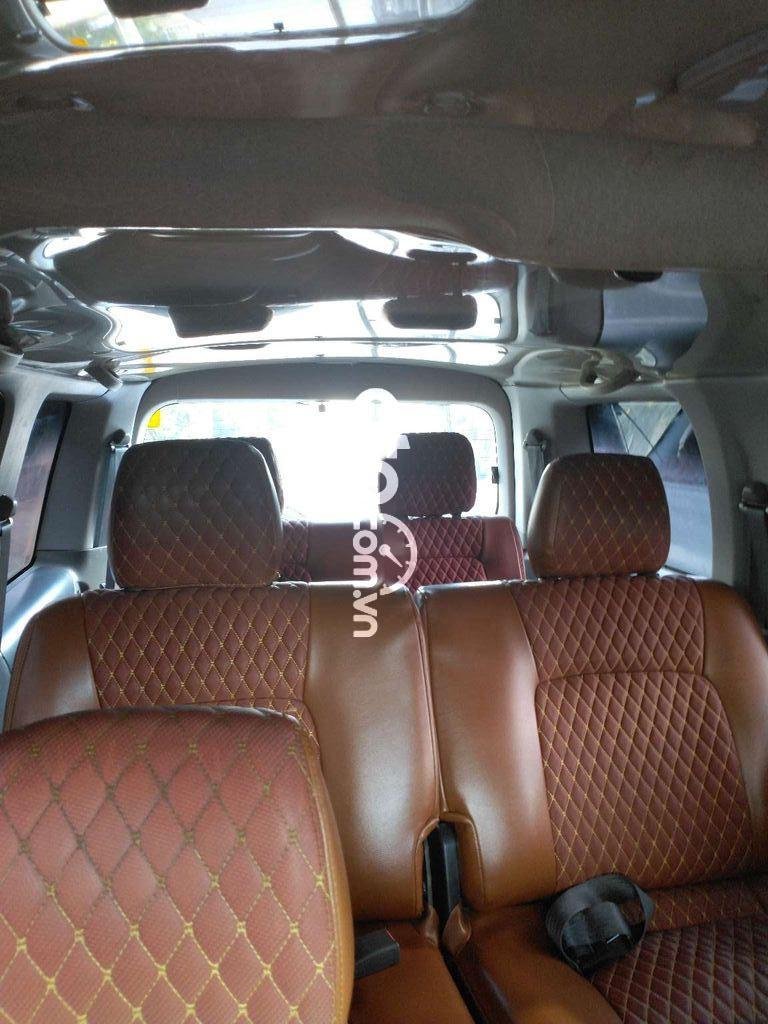 Ford Everest 2005 - Cần bán xe Ford Everest 2.5MT sản xuất năm 2005, màu bạc, nhập khẩu