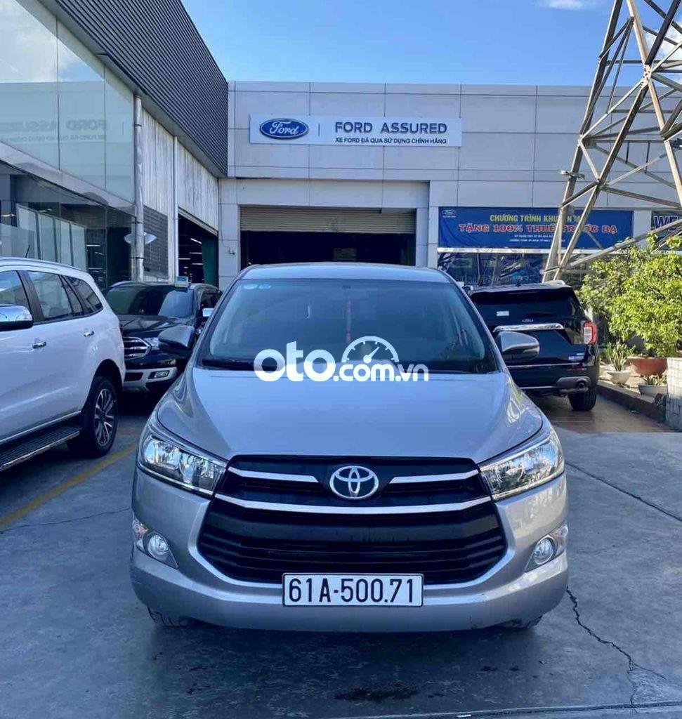 Toyota Innova 2018 - Màu bạc