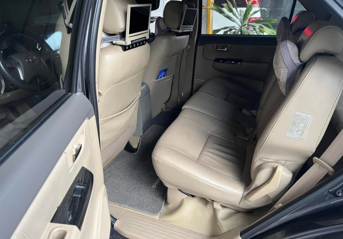 Toyota Fortuner 2014 - Màu xám chính chủ, giá 550tr