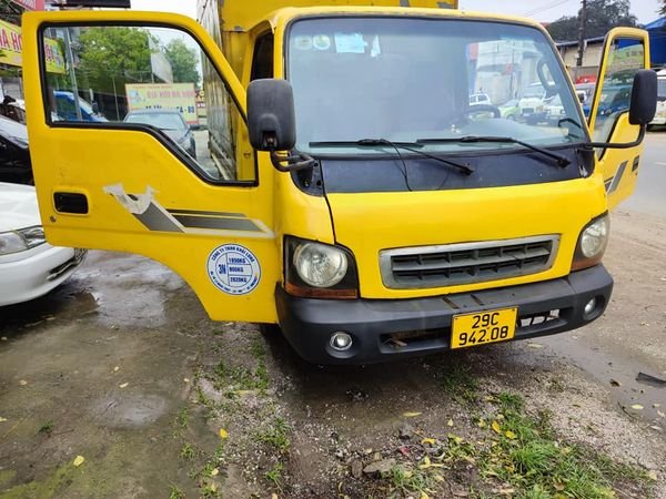 Kia K2700 2003 - Màu vàng giá hữu nghị