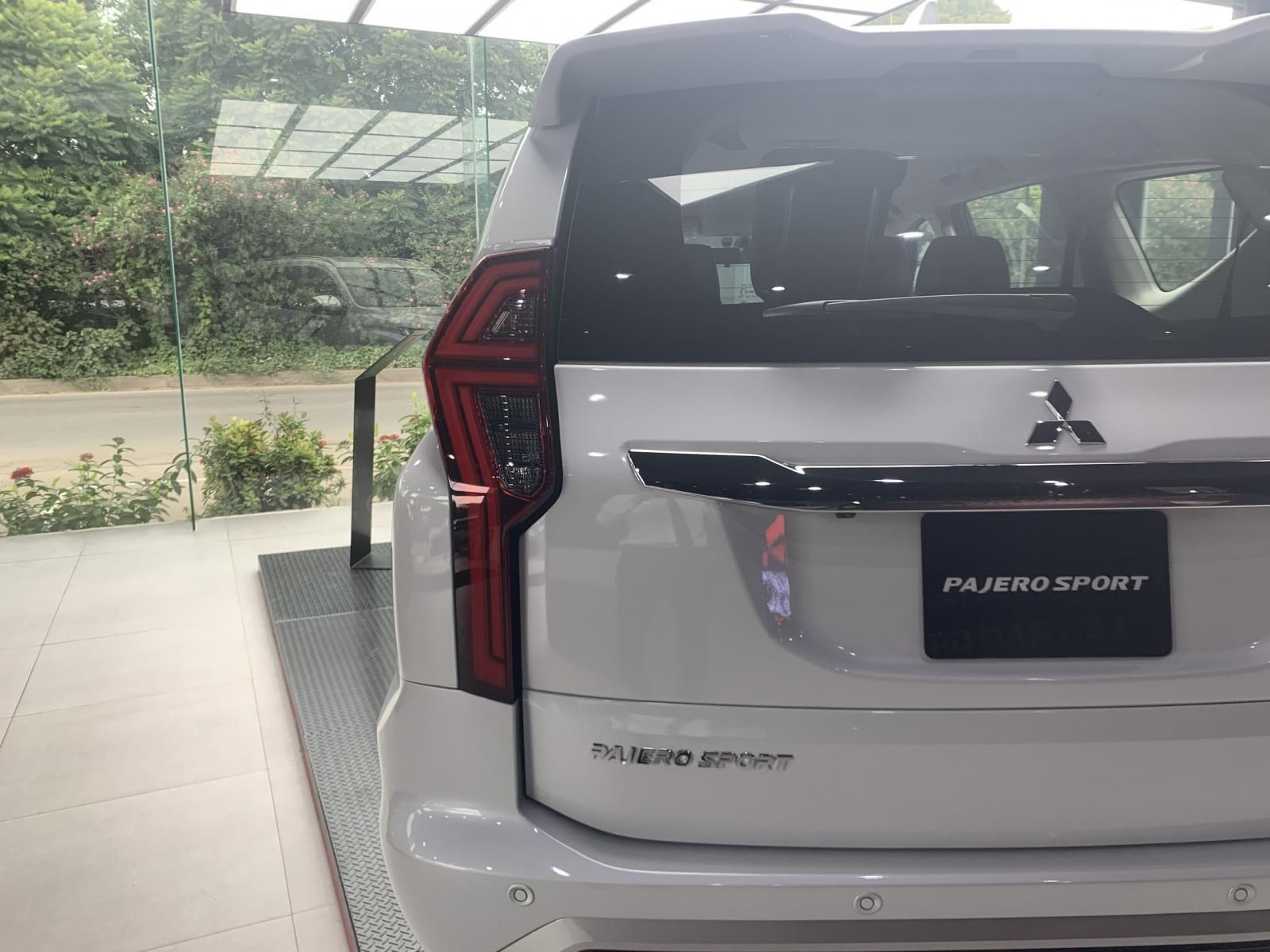 Mitsubishi Pajero Sport 2022 - Hỗ trợ giao xe tận nhà, tặng BHTV, ưu đãi lớn, hỗ trợ 80% giá trị xe, ưu đãi 50% trước bạ