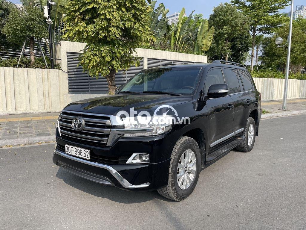 Toyota Land Cruiser 2015 - Màu đen